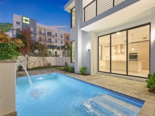 201 SE 4th Avenue, Delray Beach FL 33483