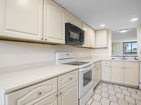 2707 NE 14th Street Cswy 305, Pompano Beach FL 33062