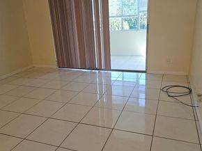 5171 W Oakland Park Blvd 203, Lauderdale Lakes FL 33313
