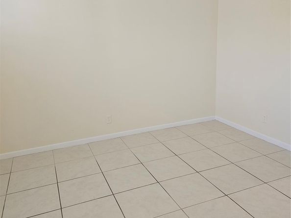 5171 W Oakland Park Blvd 203, Lauderdale Lakes FL 33313