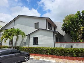 817 SE 12th Ct 1, Fort Lauderdale FL 33316