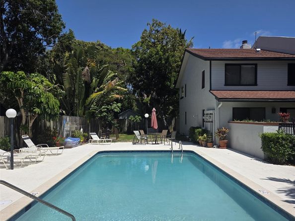 817 SE 12th Ct 1, Fort Lauderdale FL 33316