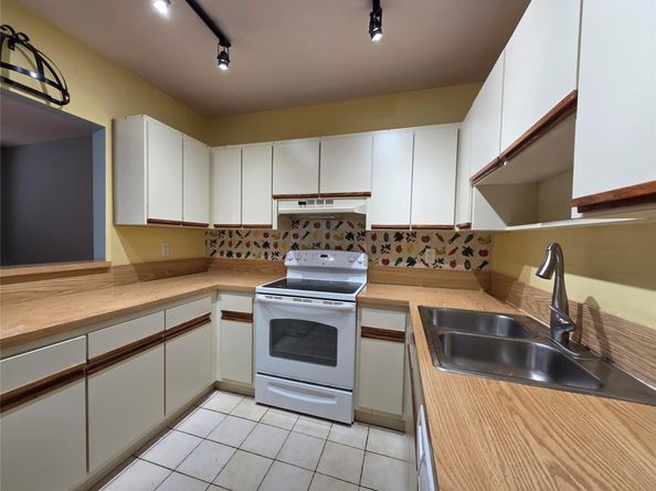 817 SE 12th Ct 1, Fort Lauderdale FL 33316