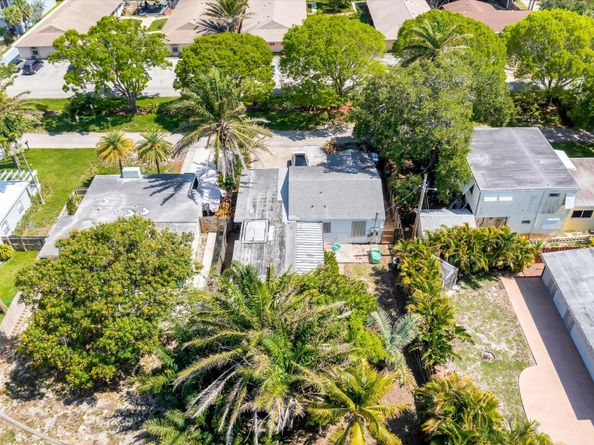 132 E Central Boulevard, Lantana FL 33462
