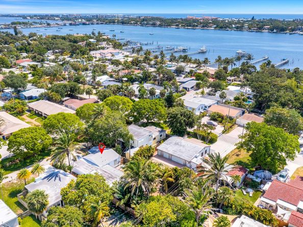 132 E Central Boulevard, Lantana FL 33462