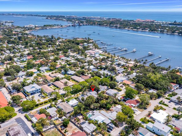 132 E Central Boulevard, Lantana FL 33462