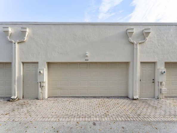 600 NW 24th Avenue, Boynton Beach FL 33426