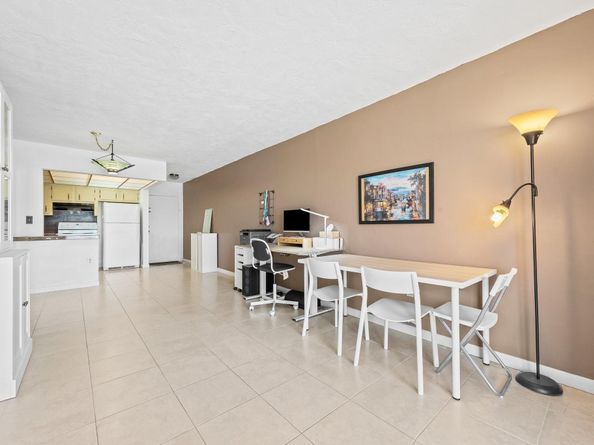7100 NW 17th St 218, Plantation FL 33313
