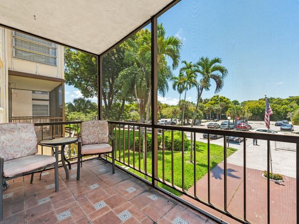 7100 NW 17th St 218, Plantation FL 33313