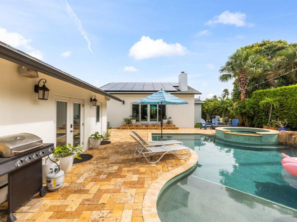 310 Edgewood Drive N, West Palm Beach FL 33405