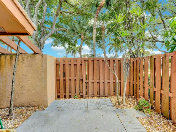 5337 Fountains Drive S, Lake Worth FL 33467