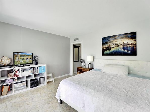 5337 Fountains Drive S, Lake Worth FL 33467