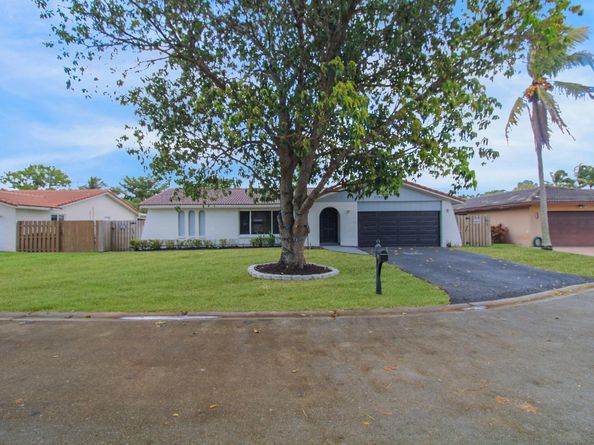 11922 NW 26th Pl, Coral Springs FL 33065