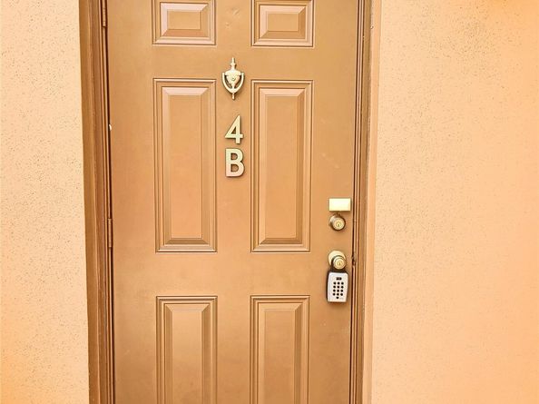139 Sparrow Dr 4B, Royal Palm Beach FL 33411