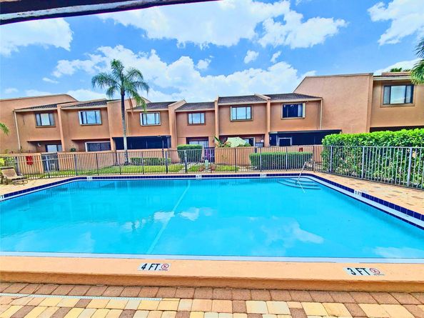 139 Sparrow Dr 4B, Royal Palm Beach FL 33411