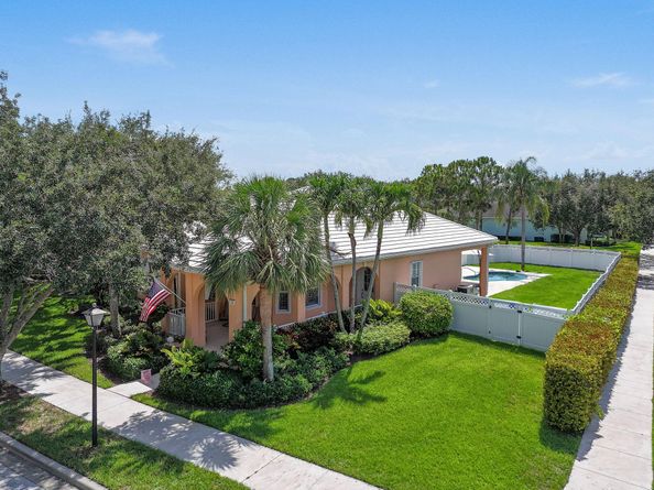 2584 E Community Drive, Jupiter FL 33458