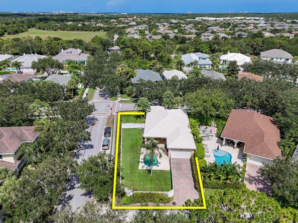 2584 E Community Drive, Jupiter FL 33458