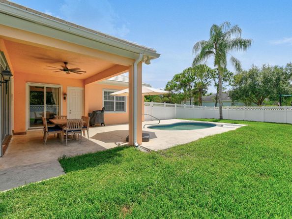 2584 E Community Drive, Jupiter FL 33458