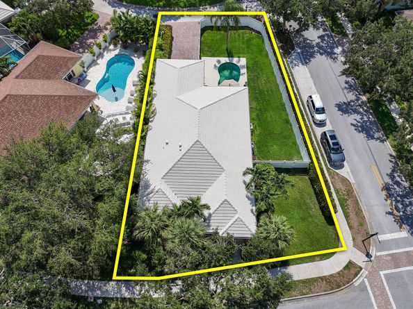 2584 E Community Drive, Jupiter FL 33458