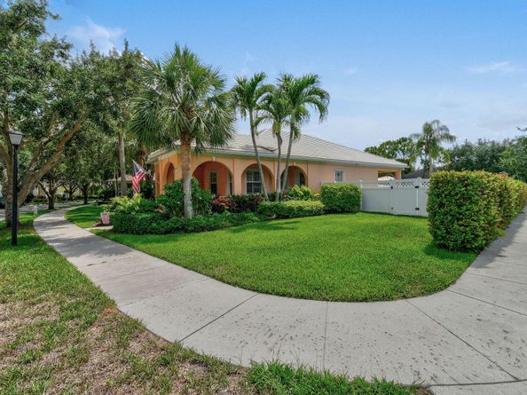2584 E Community Drive, Jupiter FL 33458