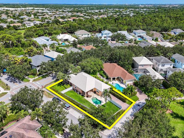 2584 E Community Drive, Jupiter FL 33458