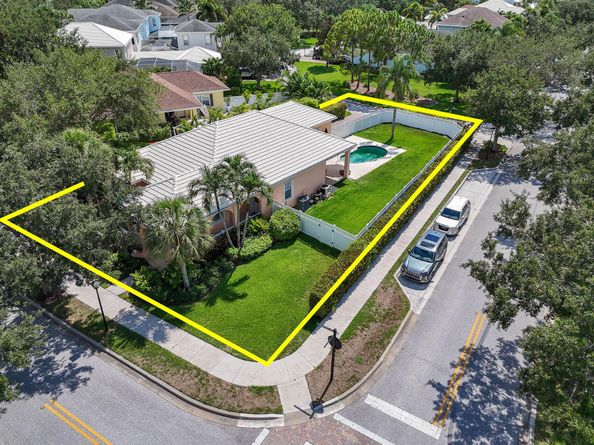 2584 E Community Drive, Jupiter FL 33458