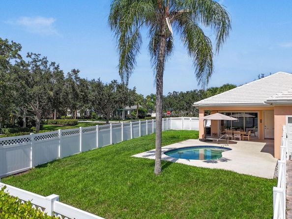 2584 E Community Drive, Jupiter FL 33458