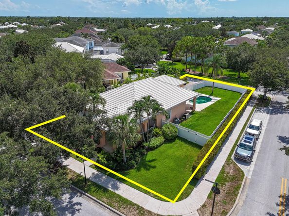 2584 E Community Drive, Jupiter FL 33458
