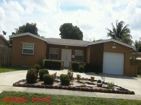 4506 NW 39th St, Lauderdale Lakes FL 33319
