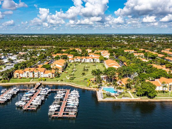 127 Yacht Club Way 208, Hypoluxo FL 33462