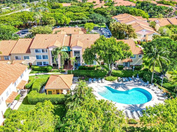 127 Yacht Club Way 208, Hypoluxo FL 33462