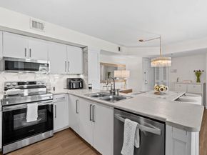 127 Yacht Club Way 208, Hypoluxo FL 33462
