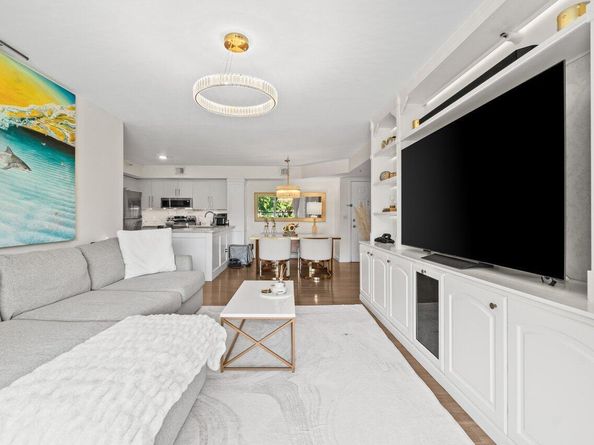 127 Yacht Club Way 208, Hypoluxo FL 33462