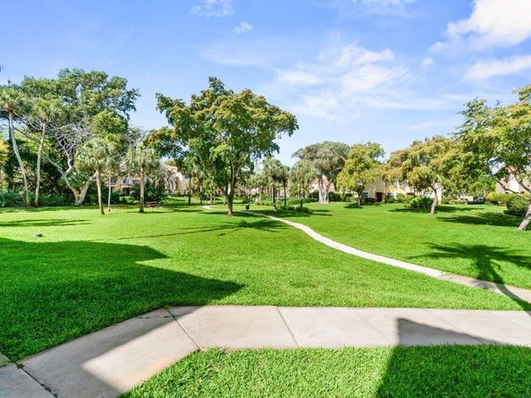 127 Yacht Club Way 208, Hypoluxo FL 33462
