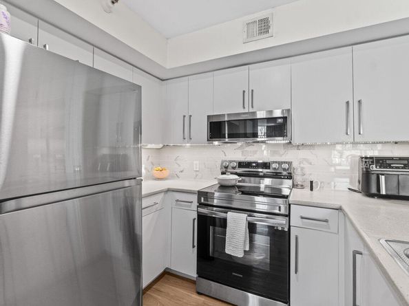 127 Yacht Club Way 208, Hypoluxo FL 33462