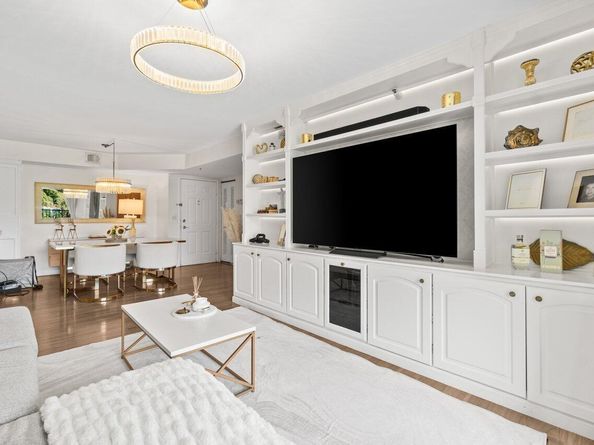 127 Yacht Club Way 208, Hypoluxo FL 33462