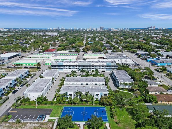480 NE 35th Ct 2, Oakland Park FL 33334