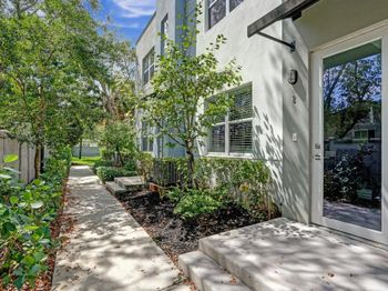 480 NE 35th Ct