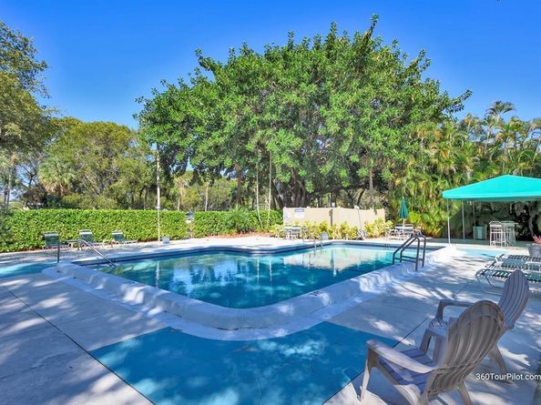 16300 Golf Club Rd 719, Weston FL 33326