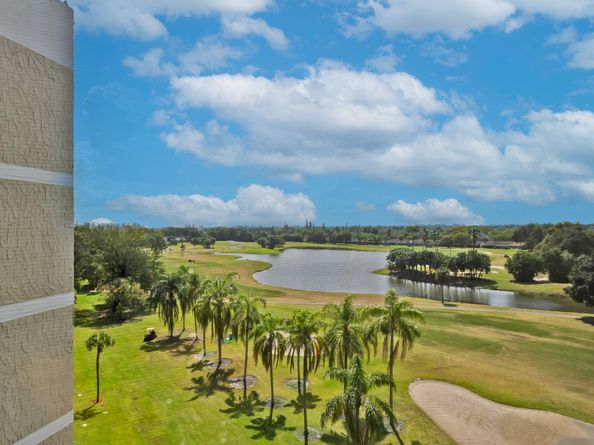 16300 Golf Club Rd 719, Weston FL 33326