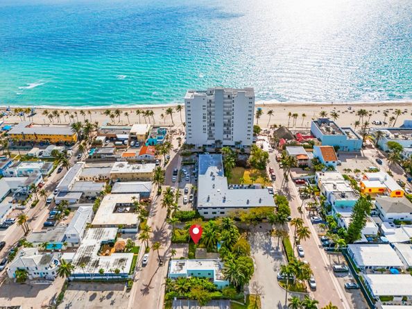 338 Taylor St, Hollywood FL 33019
