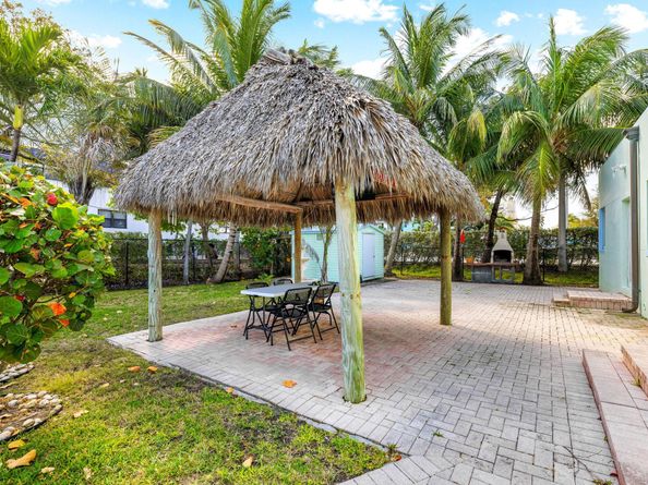 338 Taylor St, Hollywood FL 33019