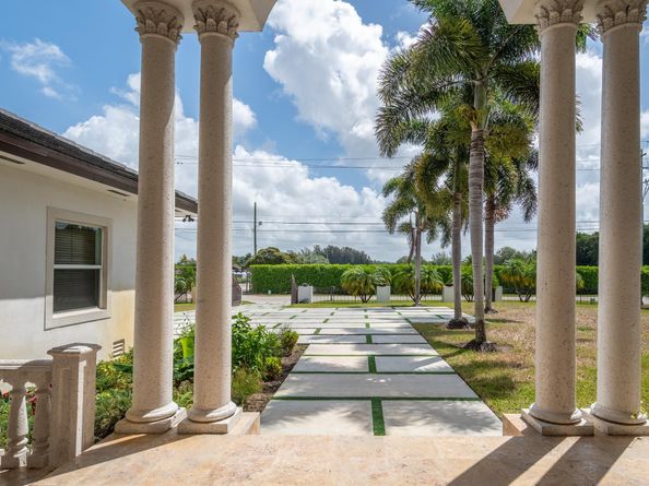 5941 SW 185th Way, Southwest Ranches FL 33332