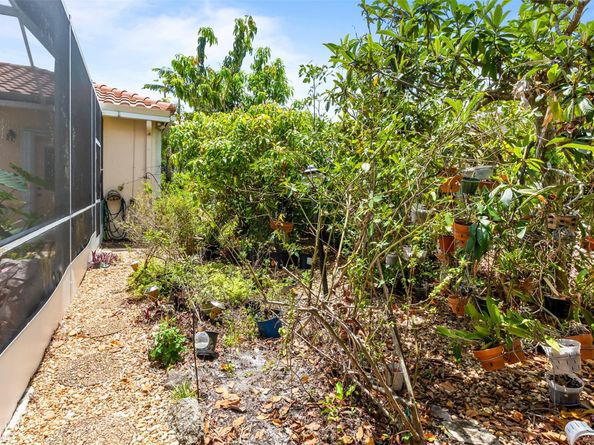5374 NW 57th Ave, Coral Springs FL 33067