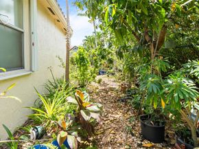 5374 NW 57th Ave, Coral Springs FL 33067