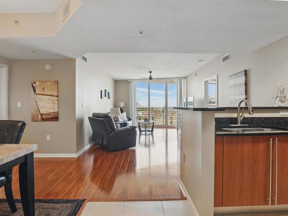 1551 N Flagler Drive 1403, West Palm Beach FL 33401