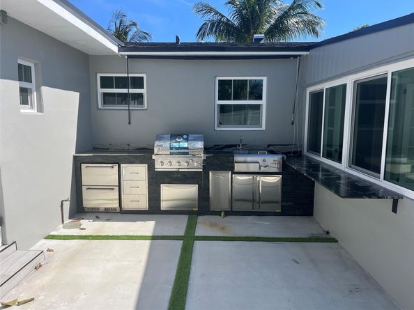 355 Maddock St, West Palm Beach FL 33405