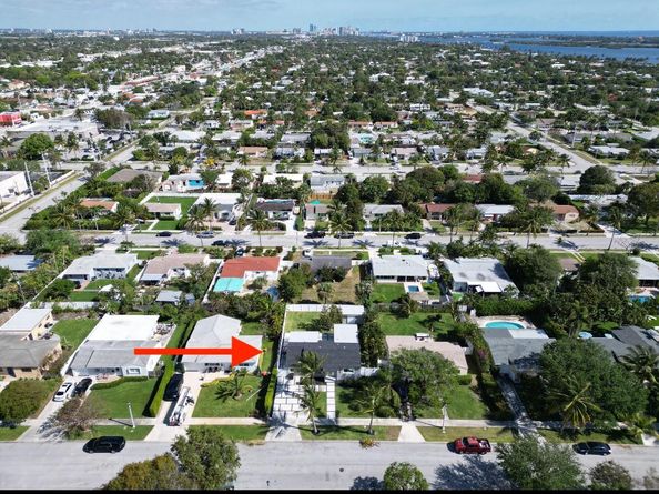 355 Maddock St, West Palm Beach FL 33405