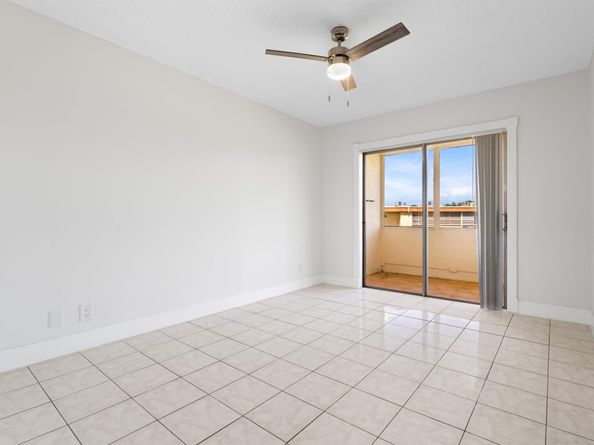 500 Village Green Circle 311, Palm Springs FL 33461
