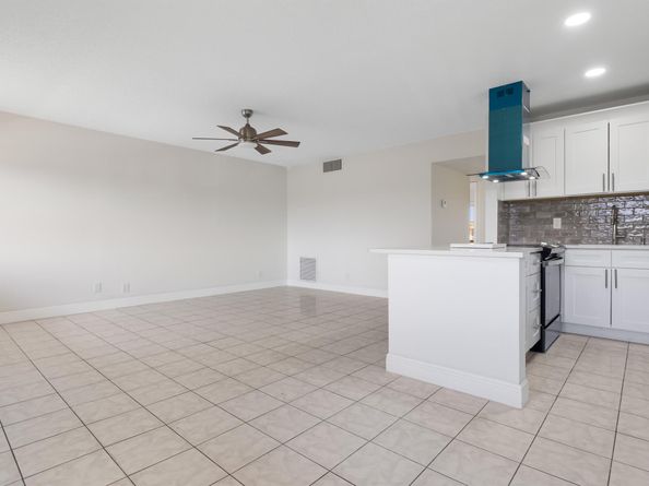 500 Village Green Circle 311, Palm Springs FL 33461